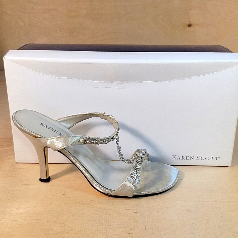 Karen Scott Nori Silver Womens 3 Inch Heels